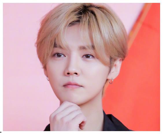 娱乐吃瓜男明星做头发,吃瓜群众揭秘男明星发型大变脸